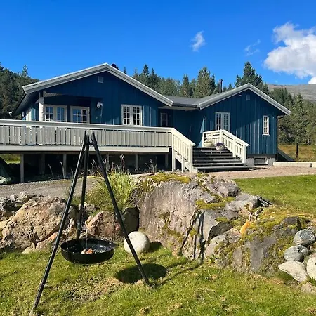 Frittliggende I Flott Turterreng 펜션